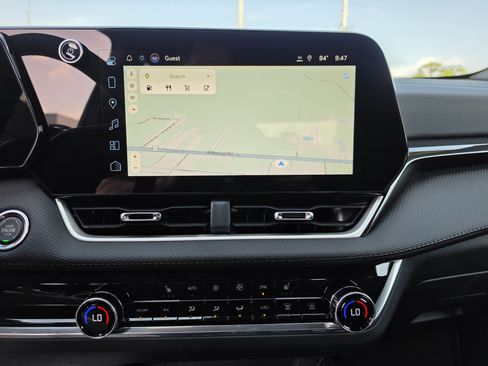 New 2027 Chevrolet Equinox LT w/ Convenience Package II FWD image 28