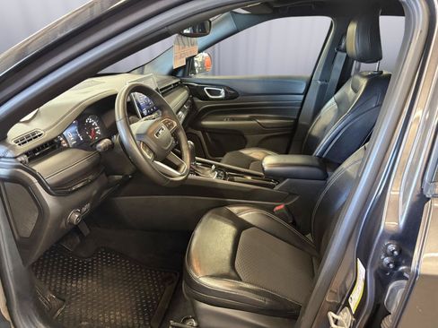 Used 2023 Jeep Compass Latitude w/ Sun and Sound Group AWD/4WD image 22