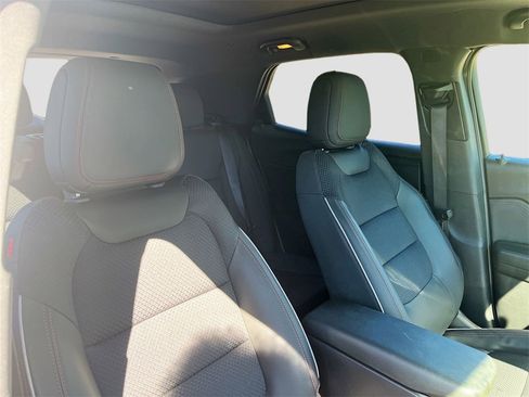 Used 2023 Chevrolet TrailBlazer RS w/ Sun and Liftgate Package image 28