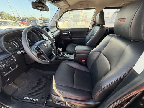 Used 2020 Toyota 4Runner TRD Off-Road Premium AWD/4WD image 17