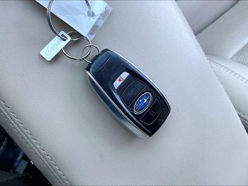 Used 2019 Subaru Outback 3.6R Limited AWD/4WD image 34