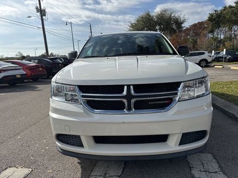 Used 2020 Dodge Journey SE w/ SE Popular Equipment Group image 3