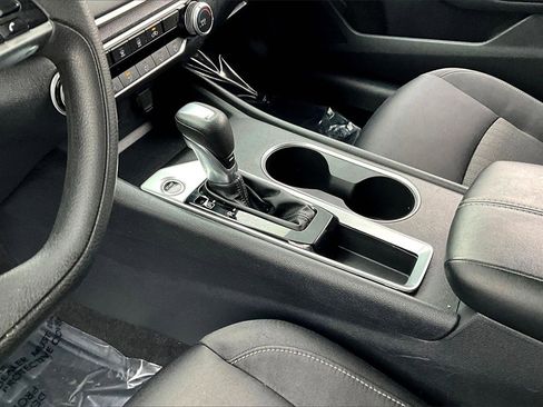 Used 2022 Nissan Altima 2.5 SV image 15