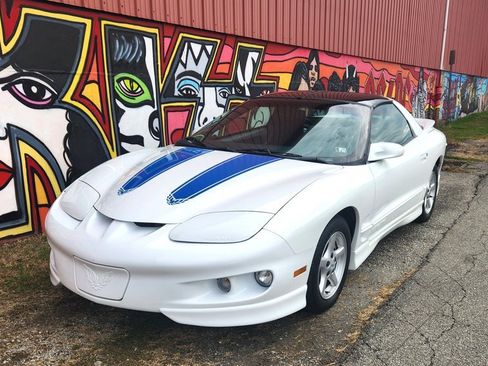 Used 1999 Pontiac Firebird Formula w/ Opt Pkg image 1