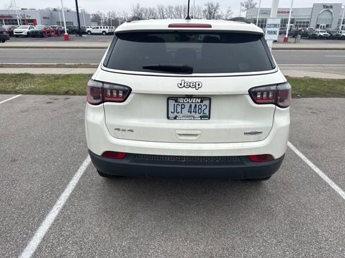 Used 2017 Jeep Compass Latitude image 3