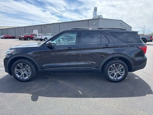 New 2026 Ford Explorer Active w/ Active Comfort Package AWD/4WD image 4