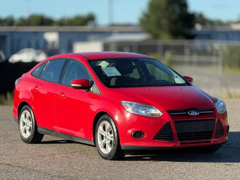 Used 2014 Ford Focus SE FWD image 1