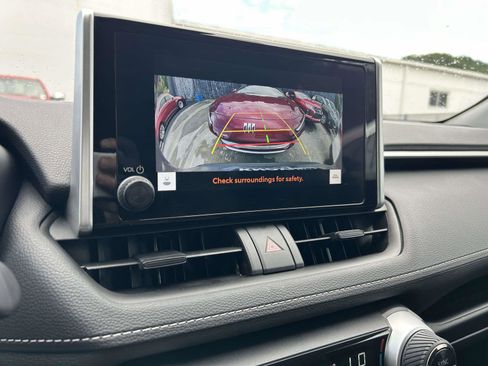 Used 2025 Toyota RAV4 XLE FWD image 26