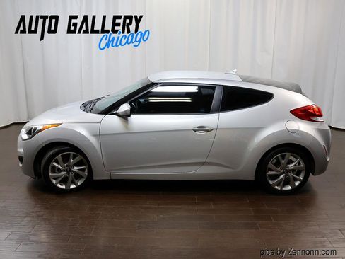 Used 2016 Hyundai Veloster FWD image 10