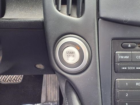 Used 2011 Nissan 370Z Coupe RWD image 7