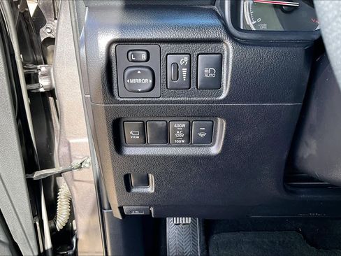 Used 2022 Toyota 4Runner Limited image 31