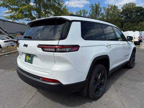 New 2025 Jeep Grand Cherokee L Altitude image 9