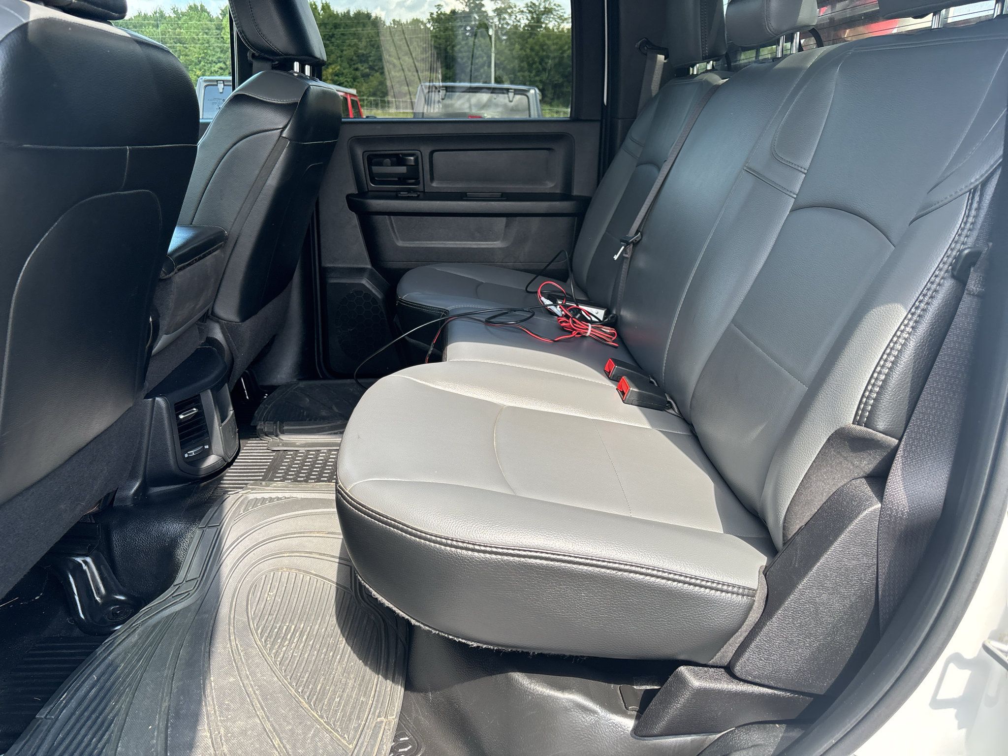 Used 2022 RAM 2500 Tradesman w/ Chrome Appearance Group AWD/4WD image 24