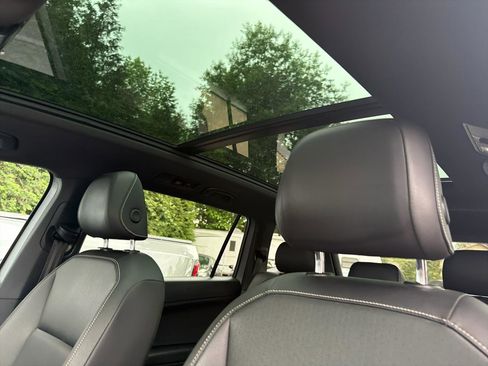 Used 2021 Volkswagen Tiguan SE R-Line AWD/4WD image 19