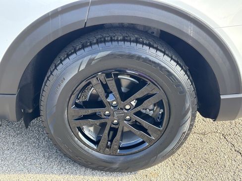 Used 2020 Ford Explorer XLT image 13