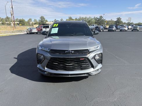 Used 2021 Chevrolet TrailBlazer RS w/ Convenience Package FWD image 3