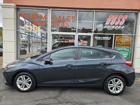 Used 2019 Chevrolet Cruze LT FWD image 5