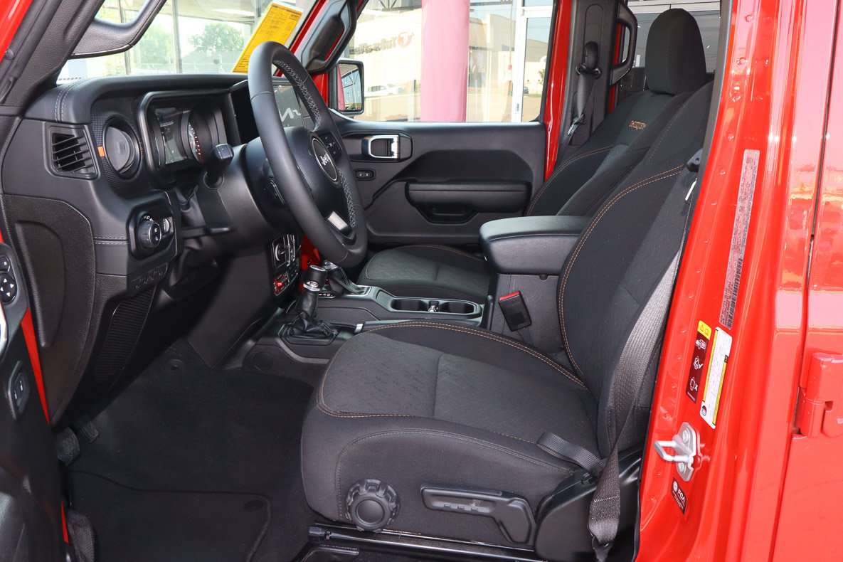 Used 2026 Jeep Gladiator Mojave AWD/4WD image 7