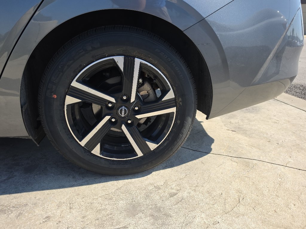 Used 2024 Nissan Sentra SV FWD image 18