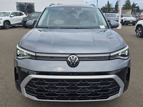 New 2025 Volkswagen Taos SEL image 9