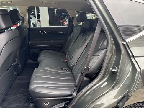 Used 2025 Genesis GV80 2.5T Standard image 14