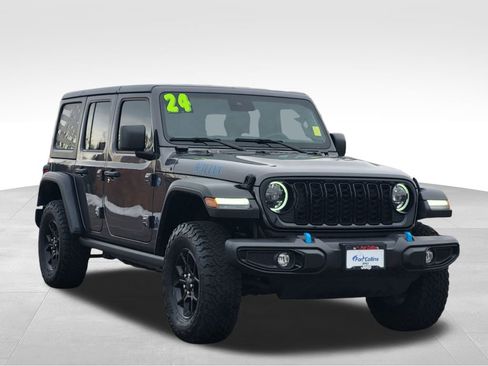 Used 2024 Jeep Wrangler Unlimited image 3
