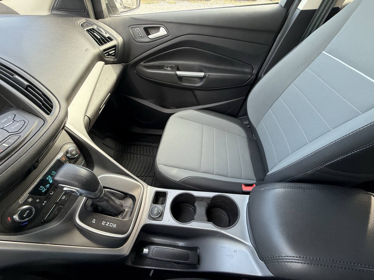 Used 2014 Ford Escape SE w/ Equipment Group 201A FWD image 27