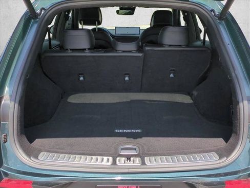 Used 2023 Genesis GV70 2.5T w/ Sport Prestige Package AWD/4WD image 6