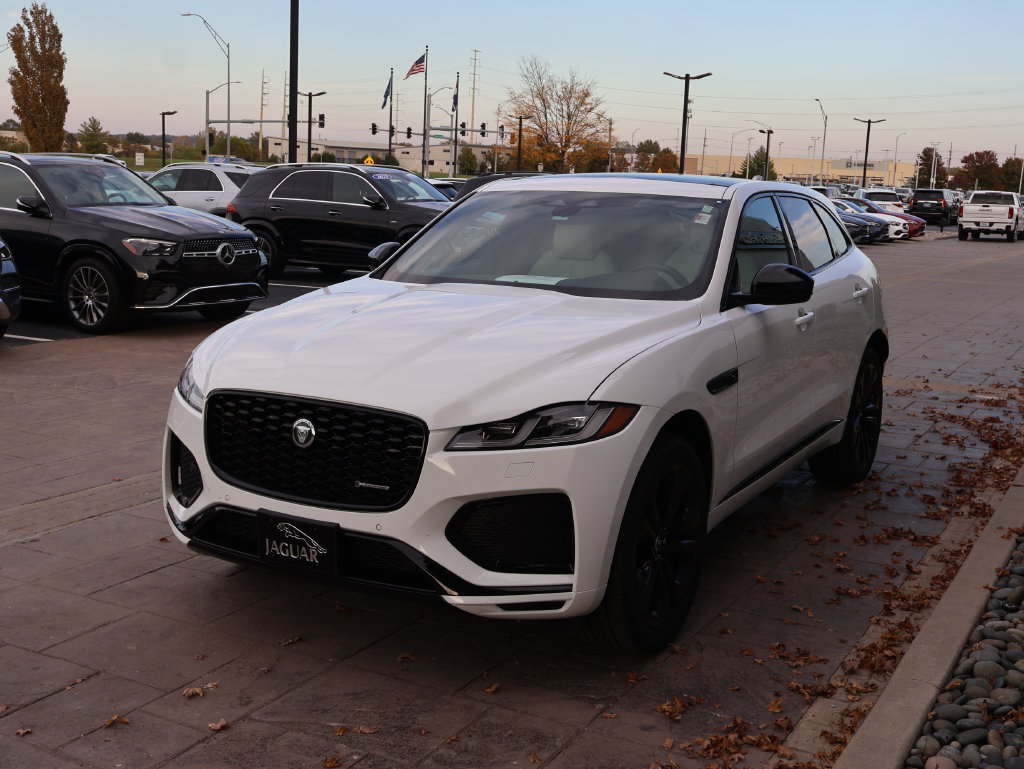 Used 2025 Jaguar F-PACE R-Dynamic S AWD/4WD image 4