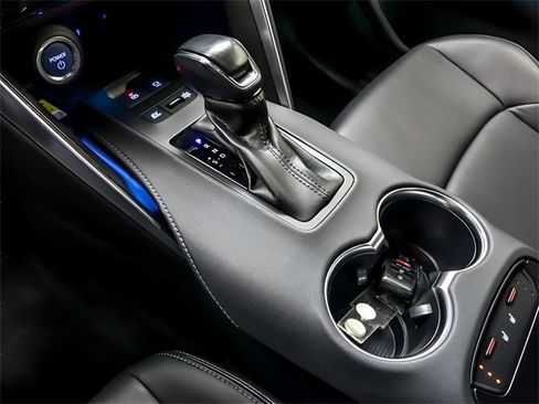 Certified 2022 Toyota Venza XLE image 19