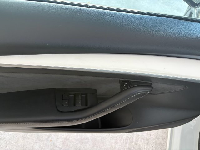 Used 2023 Tesla Model 3 Standard Range RWD image 10