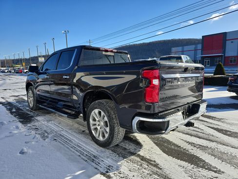 Used 2022 Chevrolet Silverado 1500 LTZ w/ Technology Package image 6