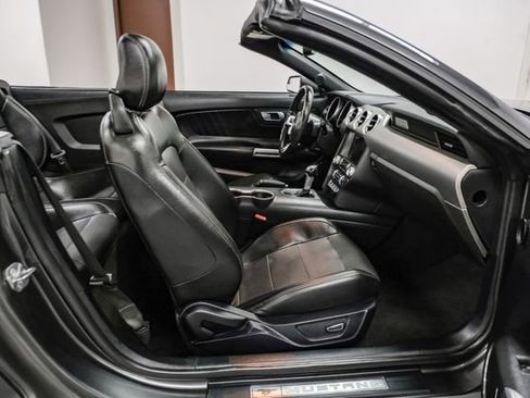 Used 2018 Ford Mustang Premium image 38