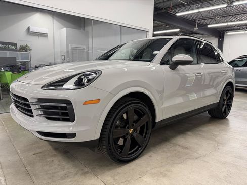 Used 2023 Porsche Cayenne Platinum Edition AWD/4WD image 1