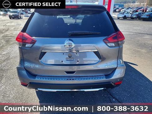 Certified 2019 Nissan Rogue SV w/ Sun & Sound Touring Package image 7