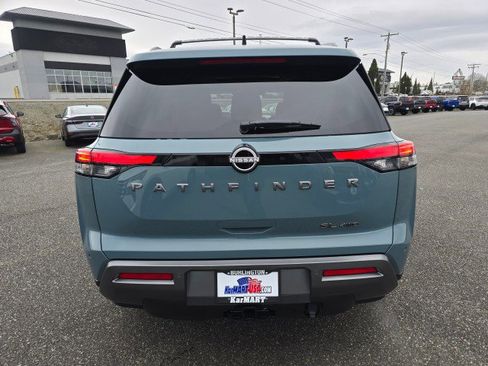 New 2026 Nissan Pathfinder SL image 4