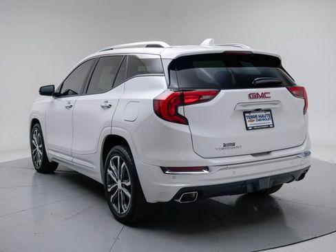 Used 2020 GMC Terrain Denali w/ Denali Premium Package FWD image 3