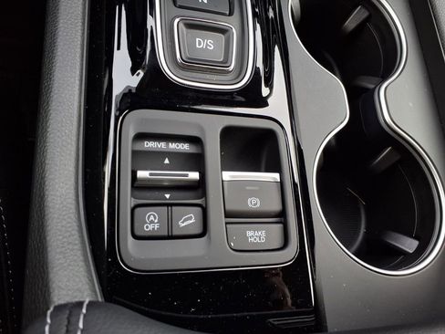 New 2025 Honda Pilot Touring image 21