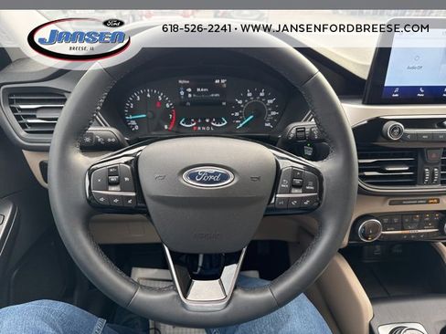 Used 2022 Ford Escape SEL image 14