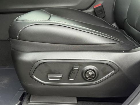 New 2025 Jeep Grand Cherokee L Limited w/ Luxury Tech Group II image 21