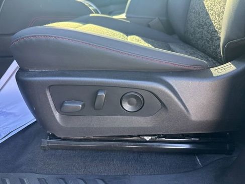 Used 2024 Chevrolet Colorado Z71 w/ Z71 Convenience Package 2 image 15