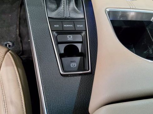 Used 2020 Toyota Avalon Limited w/ Advanced Safety Package image 29