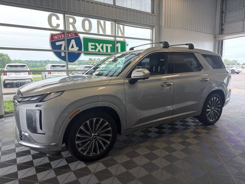 Used 2023 Hyundai Palisade Calligraphy AWD/4WD image 3