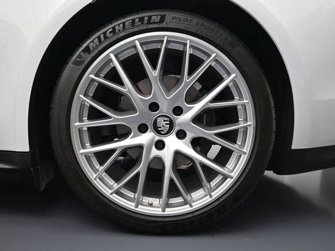 Certified 2023 Porsche Panamera 4 AWD/4WD image 38