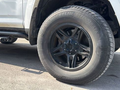 Used 2018 Toyota 4Runner TRD Off-Road Premium AWD/4WD image 4