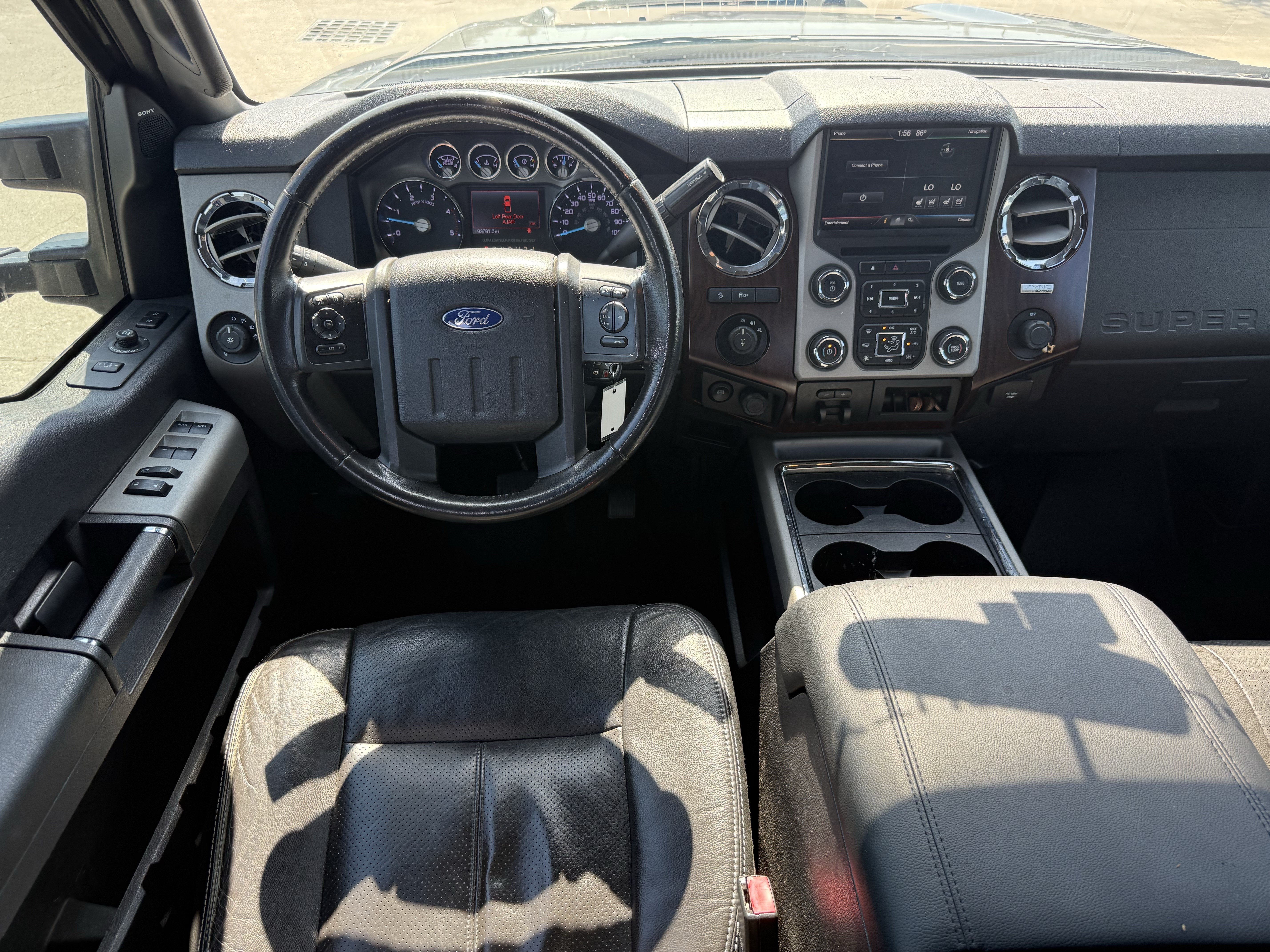 Used 2015 Ford F250 Lariat w/ Lariat Interior Package AWD/4WD image 14