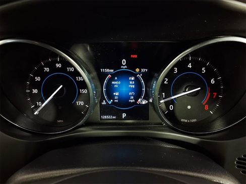 Used 2017 Jaguar F-PACE Prestige image 19