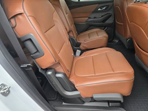 Used 2021 Chevrolet Traverse High Country image 18