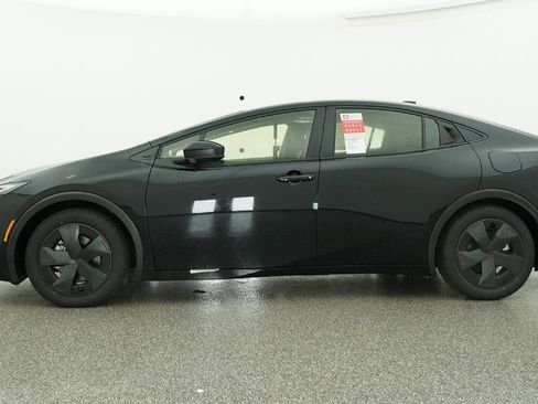 New 2026 Toyota Prius Plug-In Hybrid FWD image 55