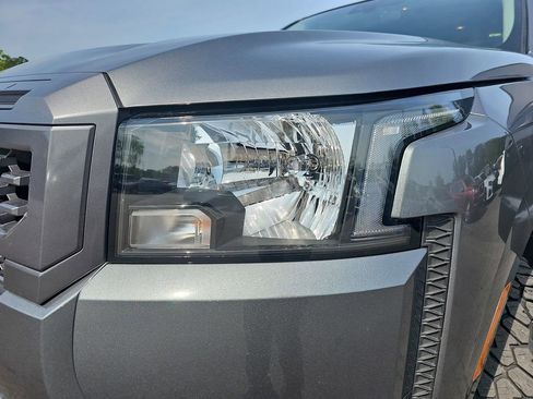 Used 2025 Nissan Frontier SV RWD image 33